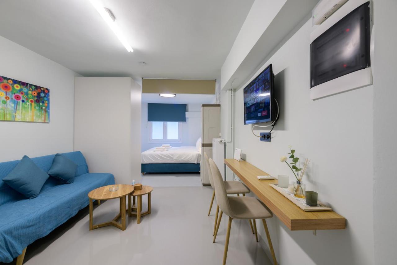 דירות אתונה Fully Renovated Underground Flat In Pagrati מראה חיצוני תמונה