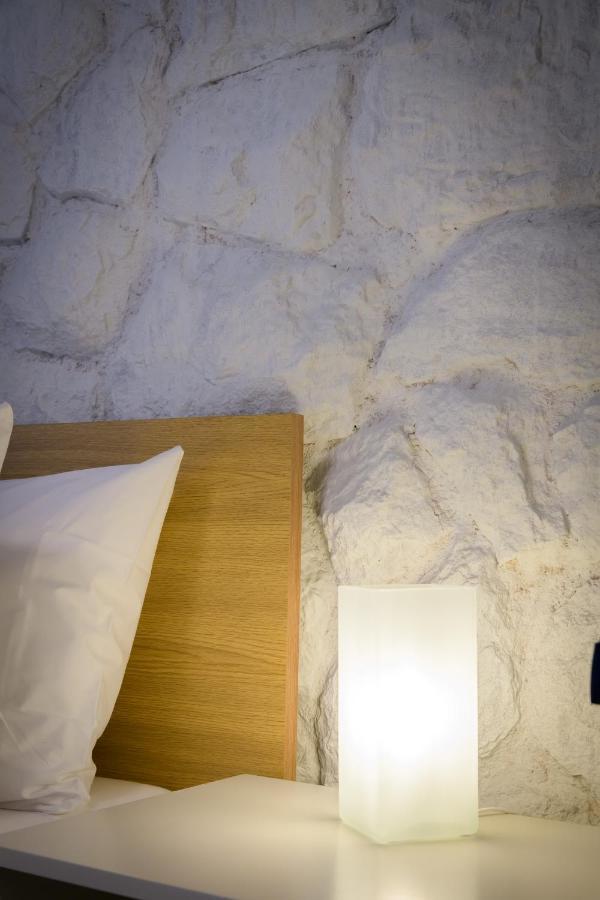 דירות אתונה Fully Renovated Underground Flat In Pagrati מראה חיצוני תמונה